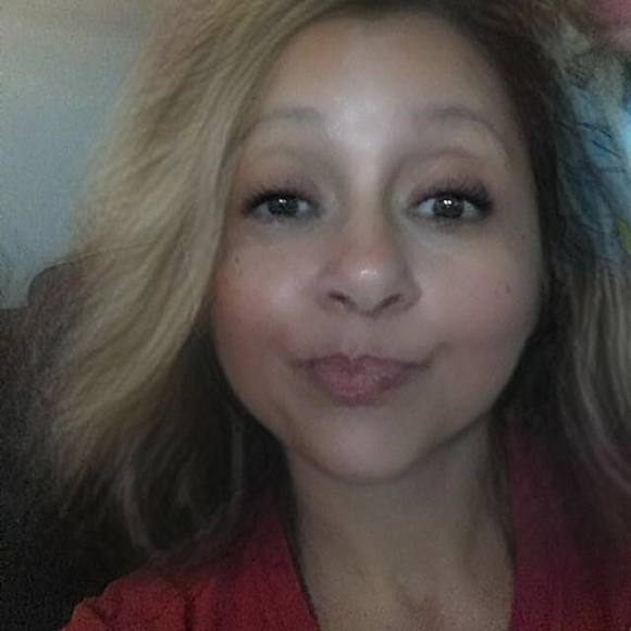 Meet your Posher, Sharon - Picture 1 of 1